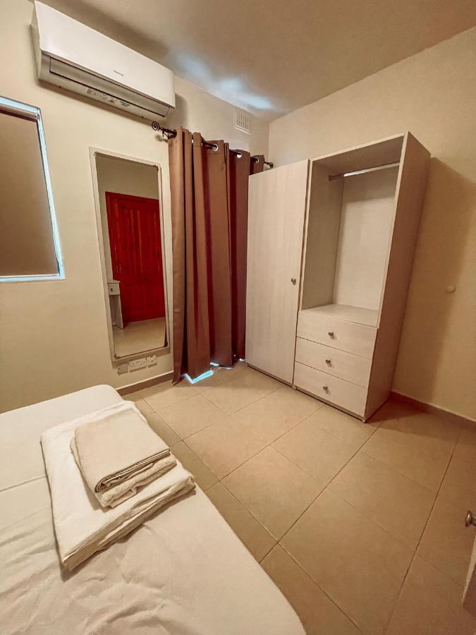 Stresa Court Apartments Сент Джулианс Экстерьер фото